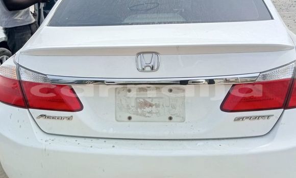 Acheter Occasion Voiture Honda Accord Blanc à Lagos, État de Lagos Acheter Occasion Voiture Honda Accord Blanc à Lagos, État de Lagos