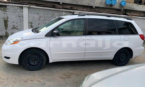 Buy Used Toyota Sienna White Car in Lagos in Lagos State