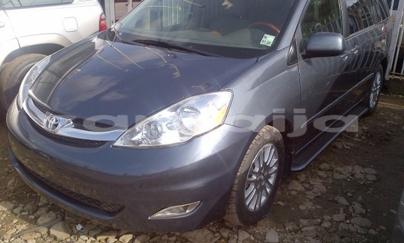 Buy Used Toyota Sienna Black Car in Abuja in Lagos State Buy Used Toyota Sienna Black Car in Abuja in Lagos State