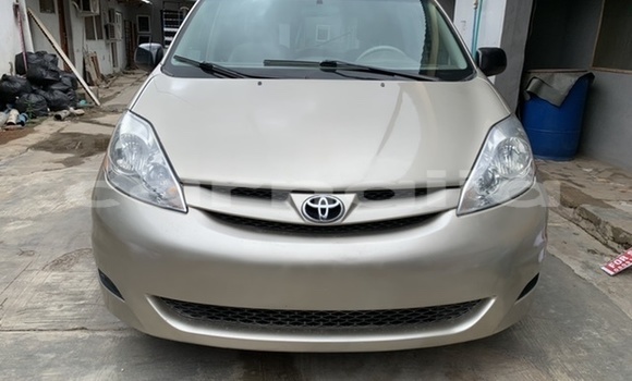 Buy Used Toyota Sienna Silver Car in Abuja in Lagos State Buy Used Toyota Sienna Silver Car in Abuja in Lagos State