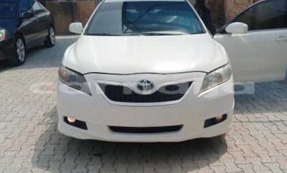 Acheter Occasion Voiture Toyota Camry Blanc à Abuja, État de Lagos Acheter Occasion Voiture Toyota Camry Blanc à Abuja, État de Lagos