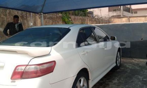Acheter Occasion Voiture Toyota Camry Blanc à Abuja, État de Lagos Acheter Occasion Voiture Toyota Camry Blanc à Abuja, État de Lagos