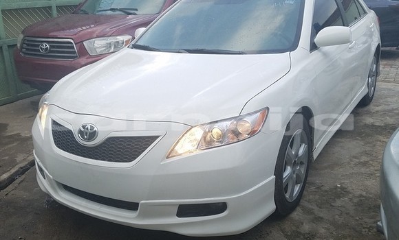 Acheter Occasion Voiture Toyota Camry Blanc à Abuja, État de Lagos Acheter Occasion Voiture Toyota Camry Blanc à Abuja, État de Lagos