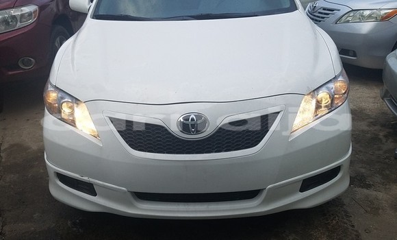 Acheter Occasion Voiture Toyota Camry Blanc à Abuja, État de Lagos Acheter Occasion Voiture Toyota Camry Blanc à Abuja, État de Lagos