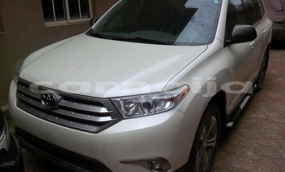 Buy Used Toyota Highlander White Car in Abuja in Lagos State