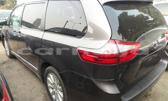 Acheter Occasion Voiture Toyota Sienna Noir à Abuja, État de Lagos Acheter Occasion Voiture Toyota Sienna Noir à Abuja, État de Lagos