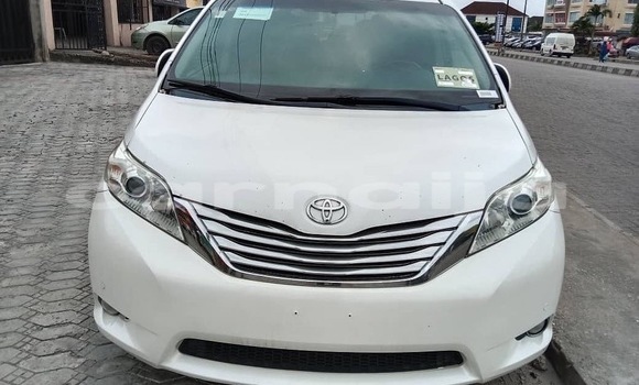 Acheter Occasion Voiture Toyota Sienna Blanc à Abuja, État de Lagos