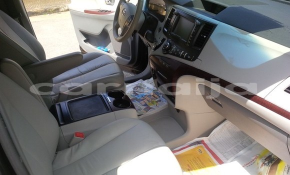Acheter Occasion Voiture Toyota Sienna Noir à Abuja, État de Lagos Acheter Occasion Voiture Toyota Sienna Noir à Abuja, État de Lagos