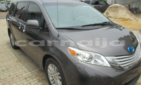 Acheter Occasion Voiture Toyota Sienna Noir à Abuja, État de Lagos Acheter Occasion Voiture Toyota Sienna Noir à Abuja, État de Lagos