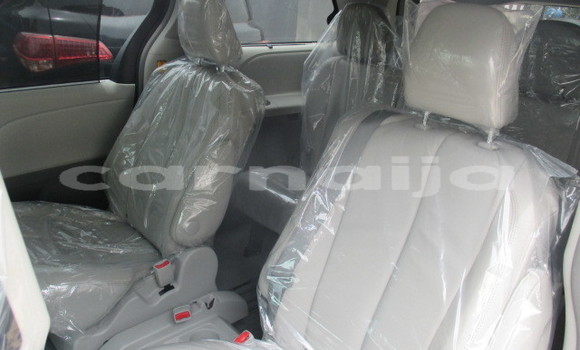 Acheter Occasion Voiture Toyota Sienna Noir à Abuja, État de Lagos Acheter Occasion Voiture Toyota Sienna Noir à Abuja, État de Lagos