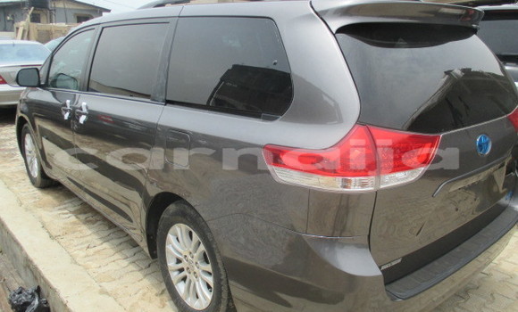 Acheter Occasion Voiture Toyota Sienna Noir à Abuja, État de Lagos Acheter Occasion Voiture Toyota Sienna Noir à Abuja, État de Lagos