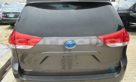 Acheter Occasion Voiture Toyota Sienna Noir à Abuja, État de Lagos Acheter Occasion Voiture Toyota Sienna Noir à Abuja, État de Lagos