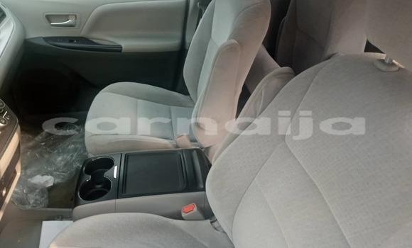 Acheter Occasion Voiture Toyota Sienna Noir à Abuja, État de Lagos Acheter Occasion Voiture Toyota Sienna Noir à Abuja, État de Lagos