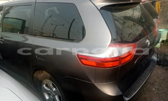 Acheter Occasion Voiture Toyota Sienna Noir à Abuja, État de Lagos Acheter Occasion Voiture Toyota Sienna Noir à Abuja, État de Lagos