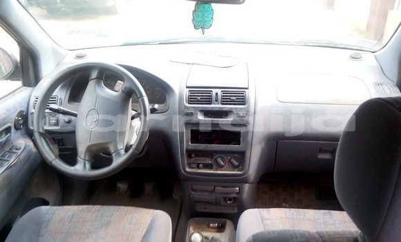 Acheter Occasion Voiture Toyota Sienna Rouge à Abuja, État de Lagos Acheter Occasion Voiture Toyota Sienna Rouge à Abuja, État de Lagos