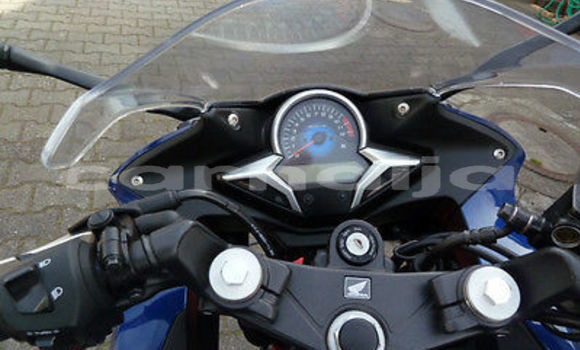 Buy Used Honda CBR 1000 RR Silver Bike in Abuja in Lagos State Buy Used Honda CBR 1000 RR Silver Bike in Abuja in Lagos State