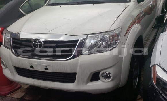 Acheter Occasion Voiture Toyota Hilux Blanc à Abuja, État de Lagos Acheter Occasion Voiture Toyota Hilux Blanc à Abuja, État de Lagos