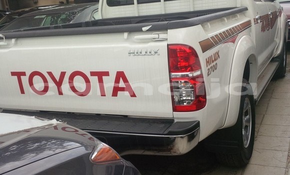 Acheter Occasion Voiture Toyota Hilux Blanc à Abuja, État de Lagos Acheter Occasion Voiture Toyota Hilux Blanc à Abuja, État de Lagos