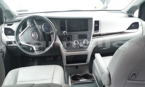 Buy Used Toyota Sienna Silver Car in Abuja in Lagos State Buy Used Toyota Sienna Silver Car in Abuja in Lagos State