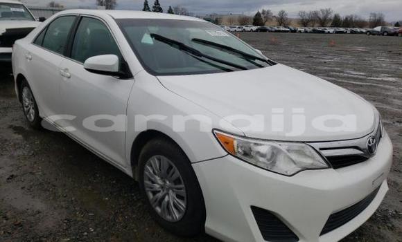 Buy New Toyota Camry White Car in Badagry in Lagos State Buy New Toyota Camry White Car in Badagry in Lagos State