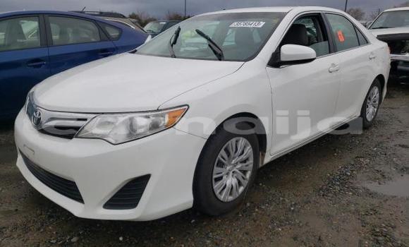 Buy New Toyota Camry White Car in Badagry in Lagos State Buy New Toyota Camry White Car in Badagry in Lagos State