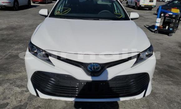 Buy New Toyota Camry White Car in Badagry in Lagos State Buy New Toyota Camry White Car in Badagry in Lagos State