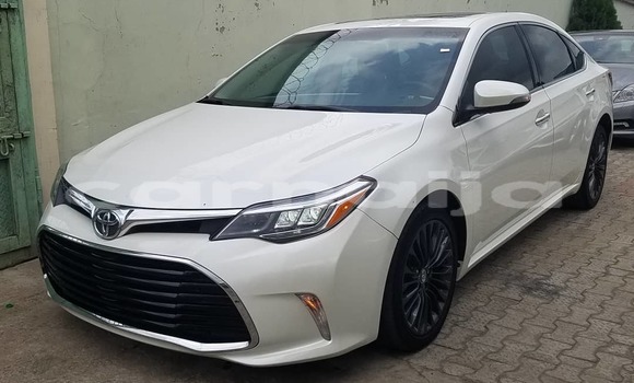 Buy Used Toyota Avalon White Car in Abuja in Lagos State