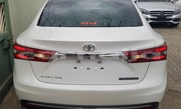 Acheter Occasion Voiture Toyota Avalon Blanc à Abuja, État de Lagos Acheter Occasion Voiture Toyota Avalon Blanc à Abuja, État de Lagos