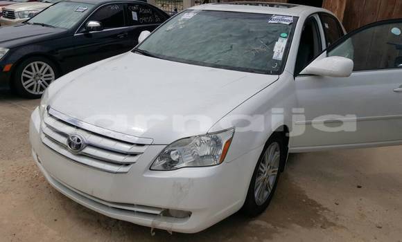 Buy Used Toyota Avalon White Car in Abuja in Lagos State Buy Used Toyota Avalon White Car in Abuja in Lagos State