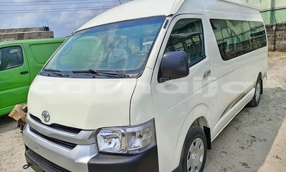 Acheter Occasion Voiture Toyota Hilux Blanc à Lagos, État de Lagos Acheter Occasion Voiture Toyota Hilux Blanc à Lagos, État de Lagos