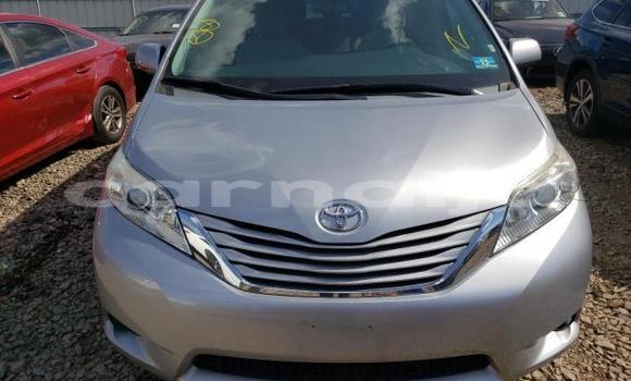 Acheter Neuf Voiture Toyota Sienna Gris à Badagry, État de Lagos Acheter Neuf Voiture Toyota Sienna Gris à Badagry, État de Lagos