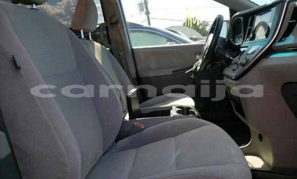 Acheter Neuf Voiture Toyota Sienna Gris à Badagry, État de Lagos Acheter Neuf Voiture Toyota Sienna Gris à Badagry, État de Lagos