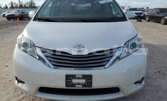 Buy New Toyota Sienna White Car in Badagry in Lagos State