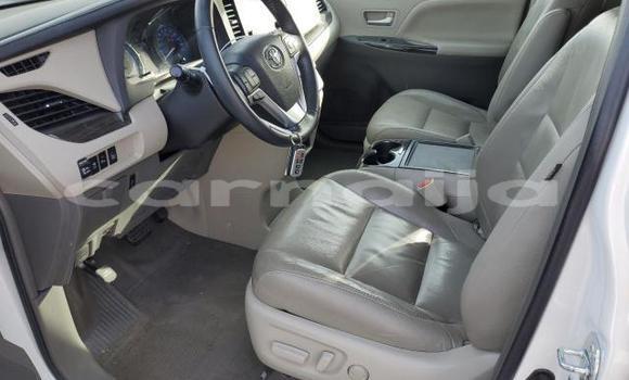 Buy New Toyota Sienna White Car in Badagry in Lagos State Buy New Toyota Sienna White Car in Badagry in Lagos State