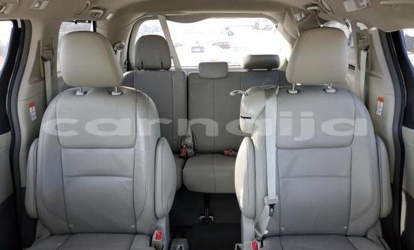 Buy New Toyota Sienna White Car in Badagry in Lagos State Buy New Toyota Sienna White Car in Badagry in Lagos State