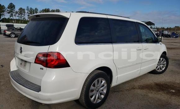 Acheter Neuf Voiture Volkswagen Routan Blanc à Badagry, État de Lagos Acheter Neuf Voiture Volkswagen Routan Blanc à Badagry, État de Lagos