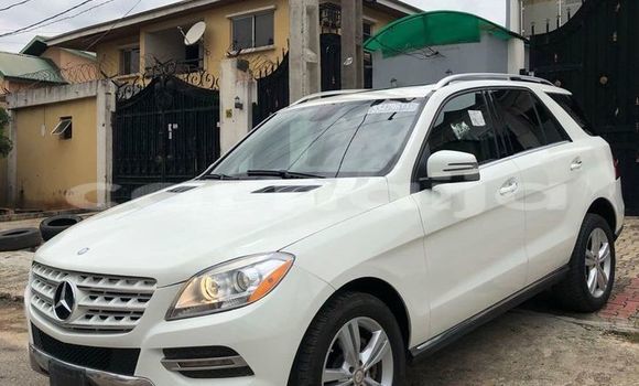 Acheter Occasion Voiture Mercedes-Benz ML–Class Blanc à Lagos, État de Lagos Acheter Occasion Voiture Mercedes-Benz ML–Class Blanc à Lagos, État de Lagos
