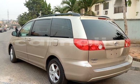Acheter Occasion Voiture Toyota Sienna Marron à Ikeja, État de Lagos