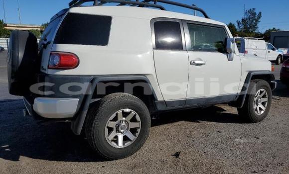 Buy New Toyota FJ Cruiser Silver Car in Badagry in Lagos State Buy New Toyota FJ Cruiser Silver Car in Badagry in Lagos State