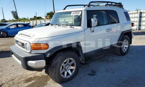 Buy New Toyota FJ Cruiser Silver Car in Badagry in Lagos State Buy New Toyota FJ Cruiser Silver Car in Badagry in Lagos State