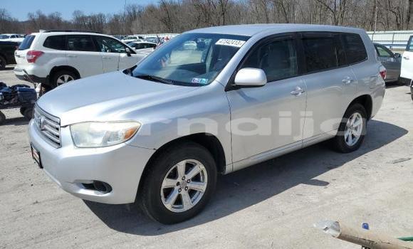 Buy New Toyota Highlander Silver Car in Badagry in Lagos State Buy New Toyota Highlander Silver Car in Badagry in Lagos State