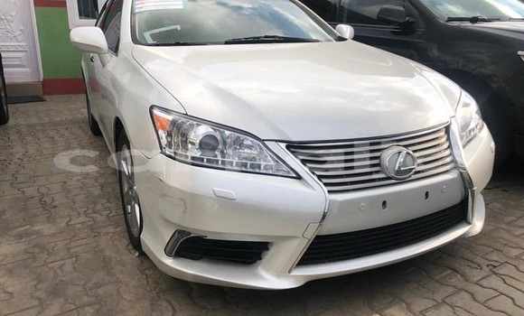 Buy Used Lexus ES White Car in Lagos in Lagos State