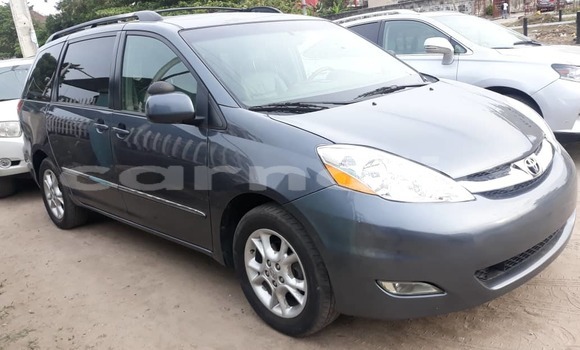 Acheter Occasion Voiture Toyota Sienna Noir à Lagos, État de Lagos Acheter Occasion Voiture Toyota Sienna Noir à Lagos, État de Lagos