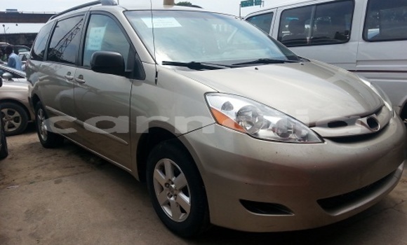 Buy Used Toyota Sienna Brown Car in Abuja in Lagos State Buy Used Toyota Sienna Brown Car in Abuja in Lagos State