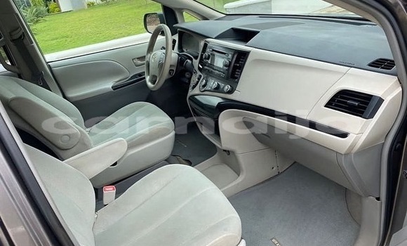 Acheter Occasion Voiture Toyota Sienna Noir à Abuja, État de Lagos Acheter Occasion Voiture Toyota Sienna Noir à Abuja, État de Lagos