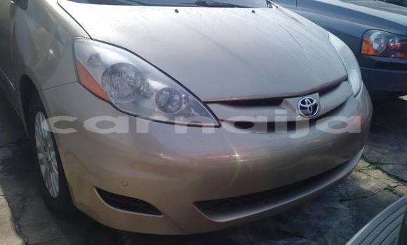 Buy Used Toyota Sienna Brown Car in Abuja in Lagos State