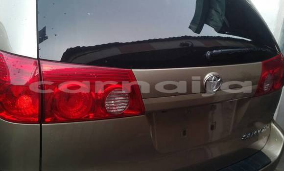 Acheter Occasion Voiture Toyota Sienna Marron à Abuja, État de Lagos Acheter Occasion Voiture Toyota Sienna Marron à Abuja, État de Lagos