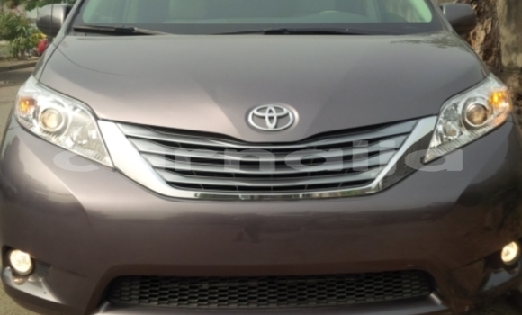 Buy Used Toyota Sienna Black Car in Abuja in Lagos State Buy Used Toyota Sienna Black Car in Abuja in Lagos State