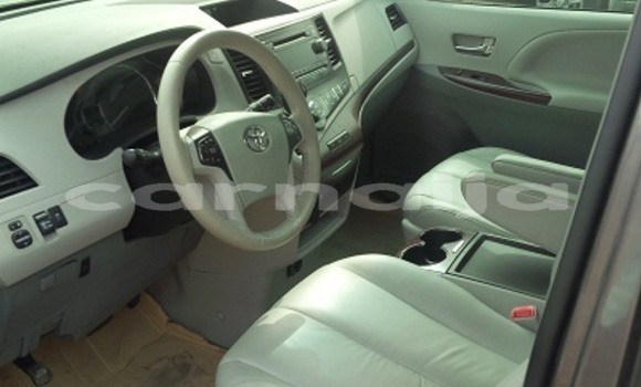 Acheter Occasion Voiture Toyota Sienna Noir à Abuja, État de Lagos Acheter Occasion Voiture Toyota Sienna Noir à Abuja, État de Lagos