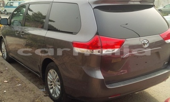 Acheter Occasion Voiture Toyota Sienna Noir à Abuja, État de Lagos Acheter Occasion Voiture Toyota Sienna Noir à Abuja, État de Lagos
